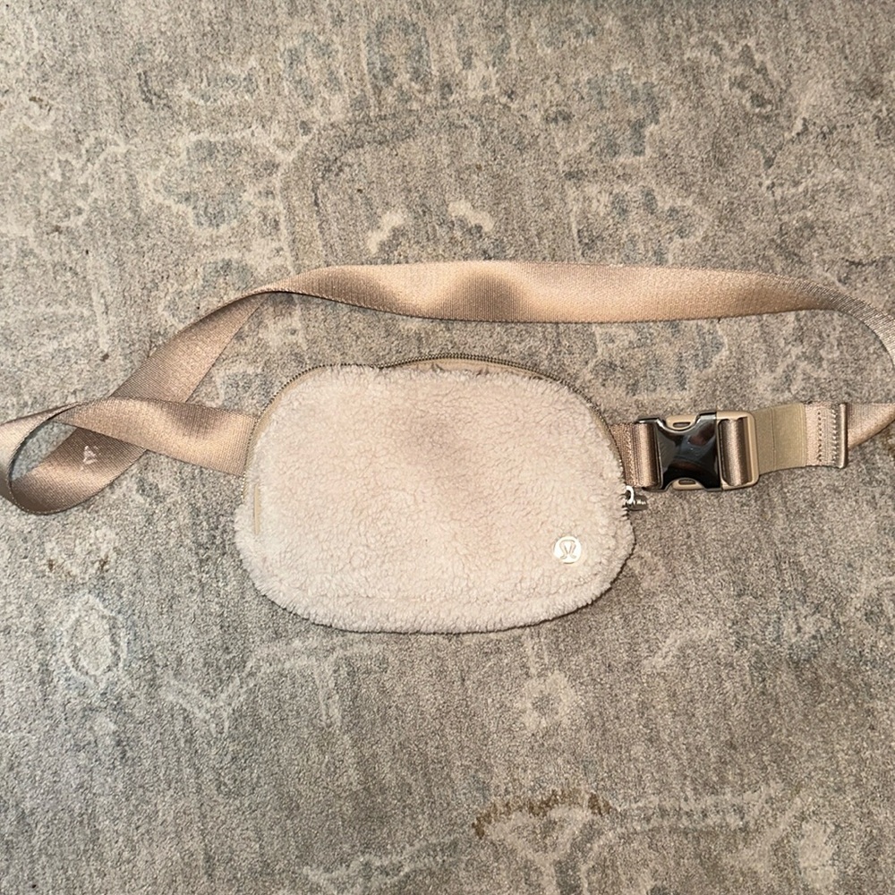 Lululemon Belt bag